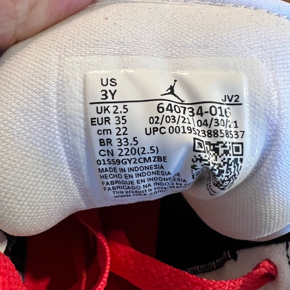 Nike Air Jordan 1 mid PS “White/Very Berry “ Kids Sneakers size 3Y - Picture 10 of 10